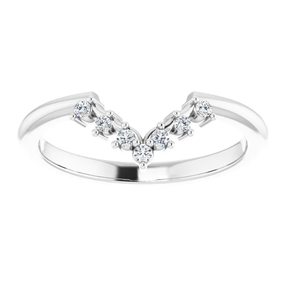 A harmonious wedding band crafted as the ideal companion to our cluster engagement ring, for a complete look of love.